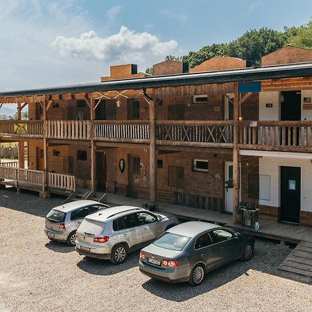Ranch 13 - Western A Kone Nemšová Exterior foto