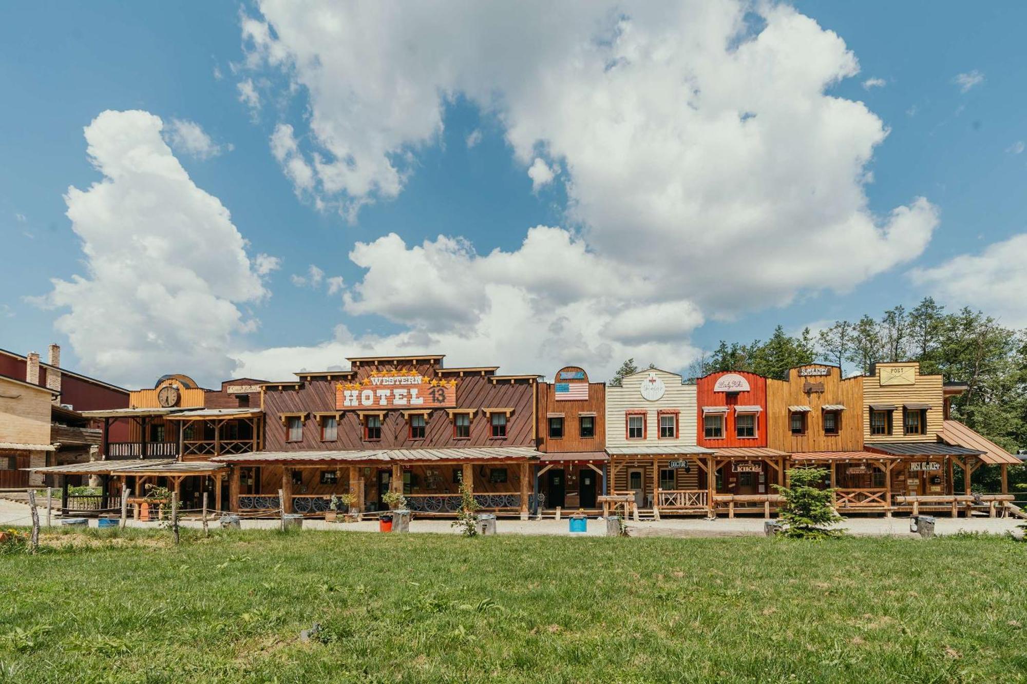 Ranch 13 - Western A Kone Nemšová Exterior foto