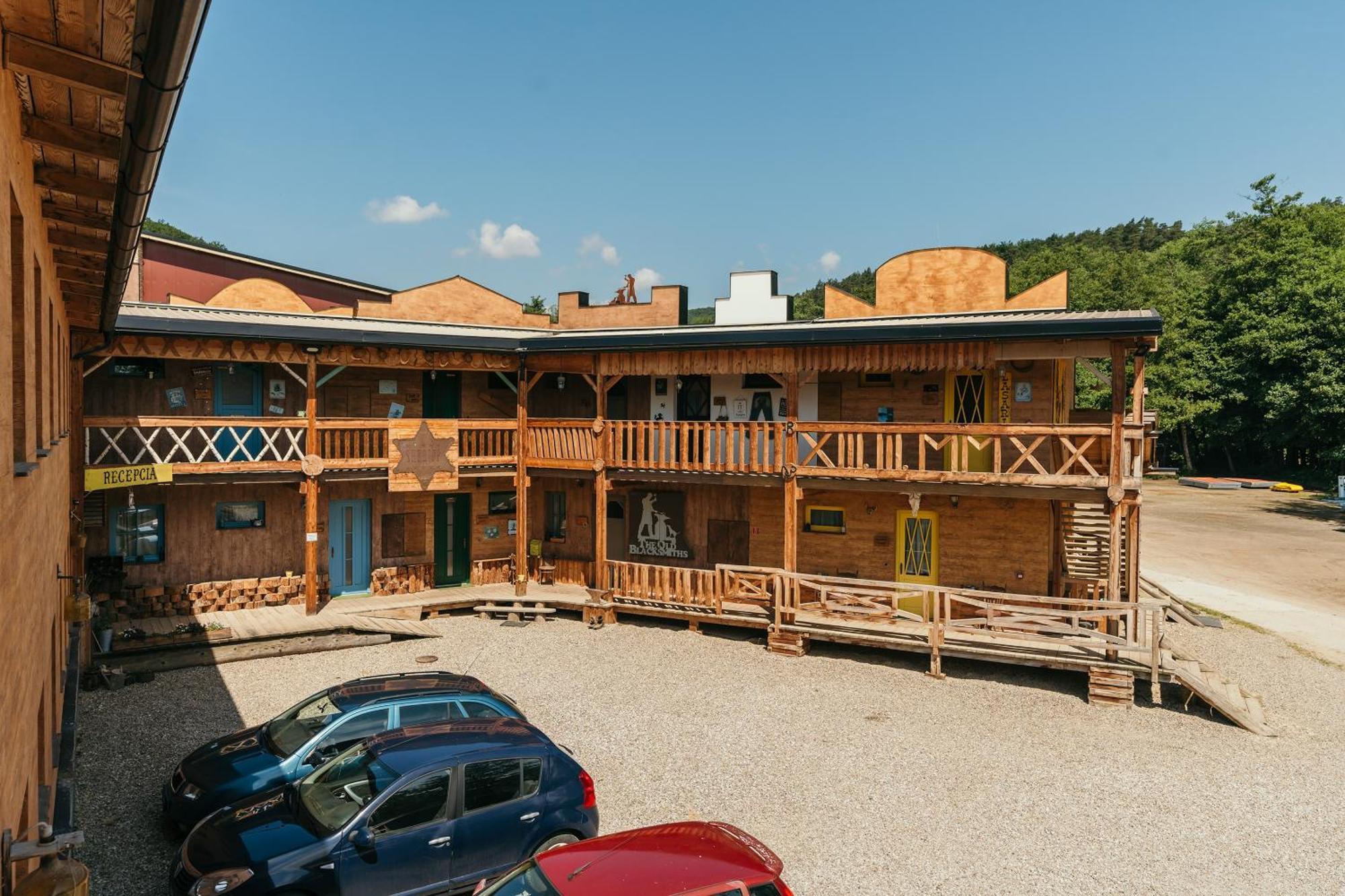 Ranch 13 - Western A Kone Nemšová Exterior foto